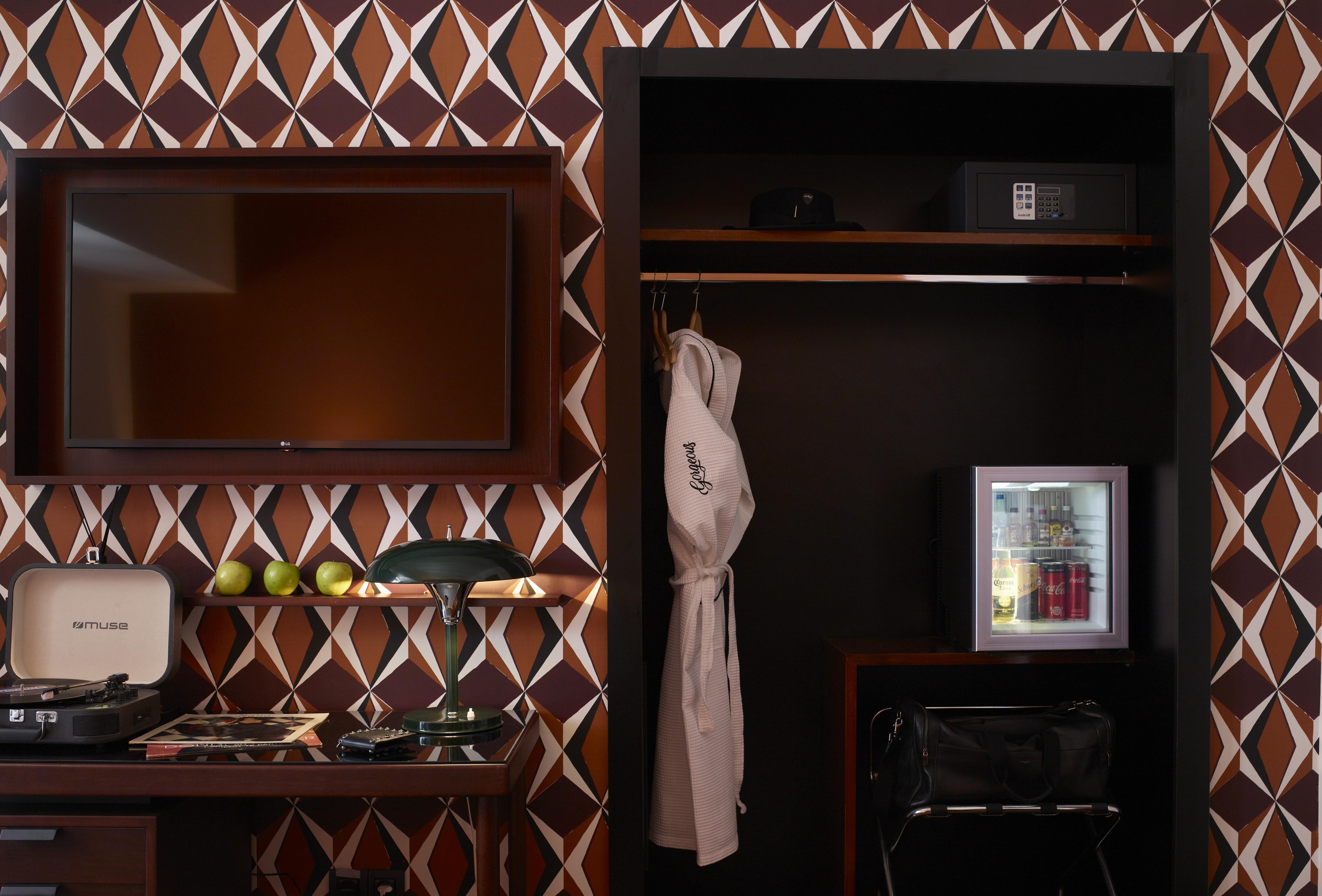 Hotel Brown Acropol, A Member Of Brown 4*